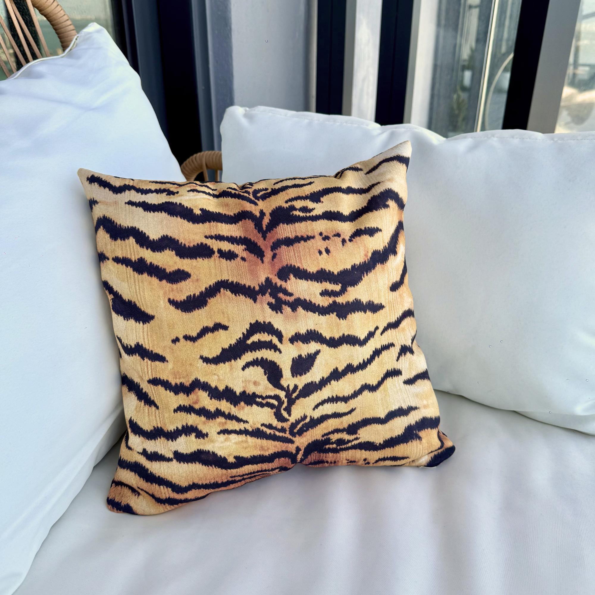 Tiger Print Faux Linen Throw Pillow with Insert